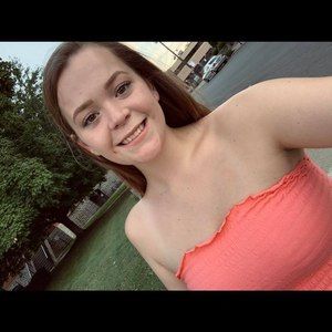 Meet your Posher, Carlee